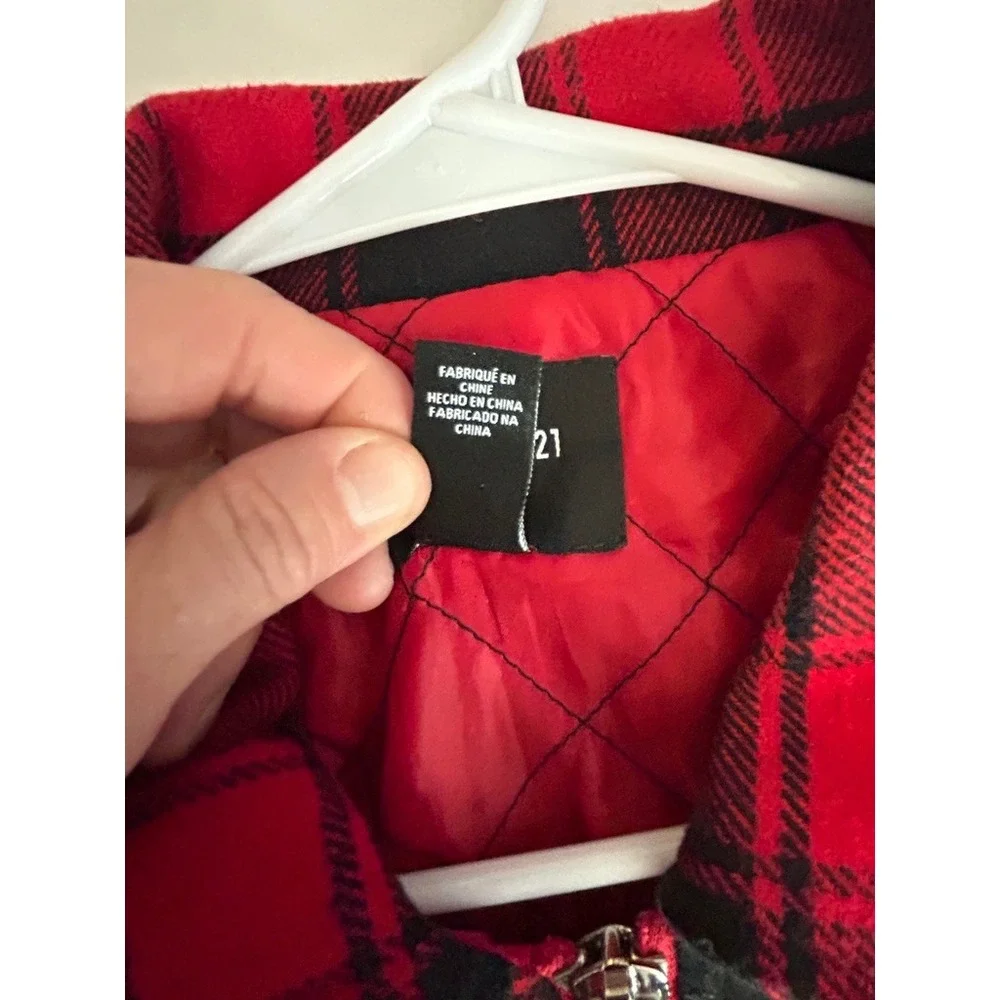 Forever 21 Mens M Red Black Plaid Quilted Shacket Jacket Grunge Outdoor Warm